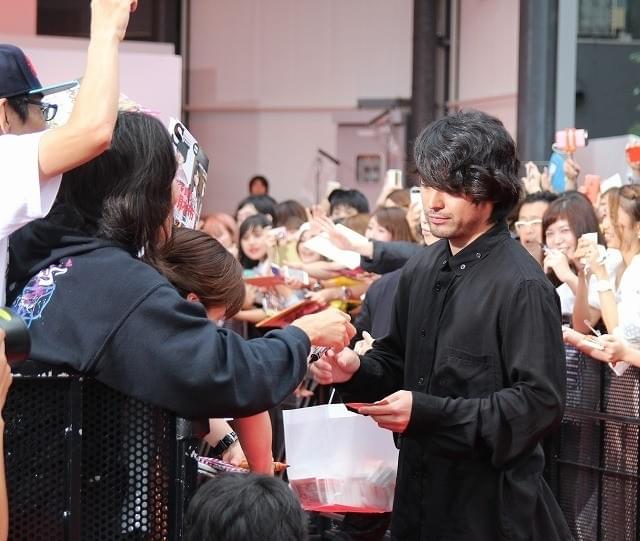 握手、サイン、撮影OK！山田孝之ら「ウシジマくん」メンバーが400人に神対応