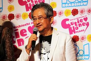 西内まりや、露出多め衣装に「恥ずかしい」と照れ笑い