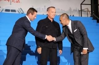 トム・ハンクス＆アーロン・エッカート、市川海老蔵を「日本のボンド！」とべた褒め