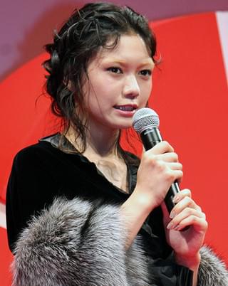 福山雅治、パパラッチ役で下ネタ全開に吉田羊もホレボレ「すごくナチュラルでした」