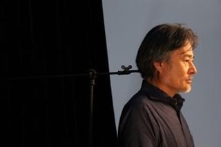 黒沢清監督を世界最古の写真撮影技法“ダゲレオタイプ”で撮ってみると……