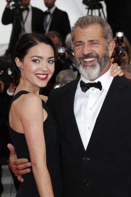 60歳のメル・ギブソンに9人目の子ども 26歳の新恋人が妊娠