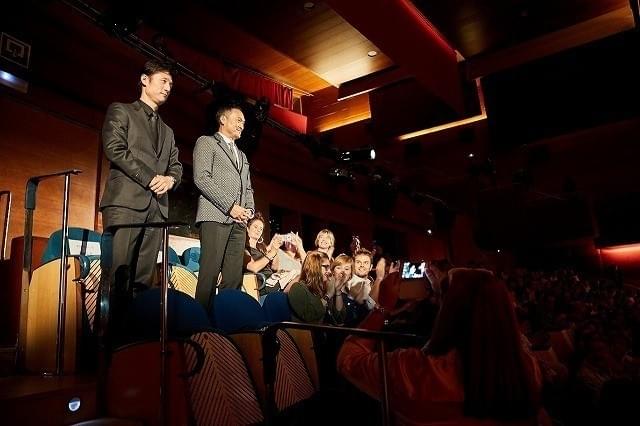 渡辺謙＆李相日監督、1800人の見送りに感激！「怒り」サン・セバスチャンで公式上映
