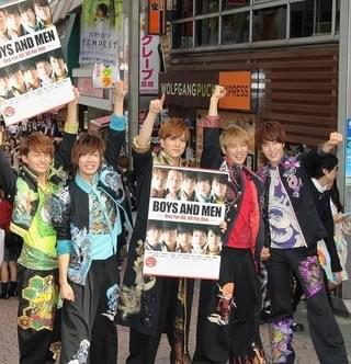 ボイメンがチラシ配り敢行！竹下通りがパニック