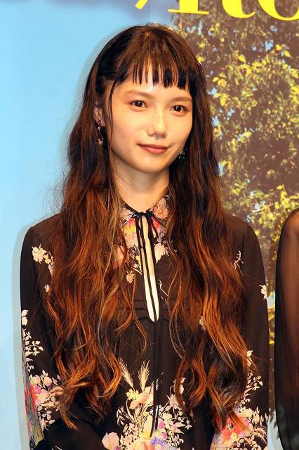 橋本愛、初共演・宮崎あおいの“手”に感動「自然と涙が出てきた」