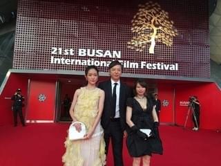 行定勲監督＆板尾創路、初対面の地・釜山でレッドカーペットをかっ歩