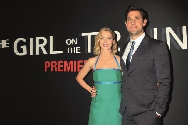 プラダの衣装で登場