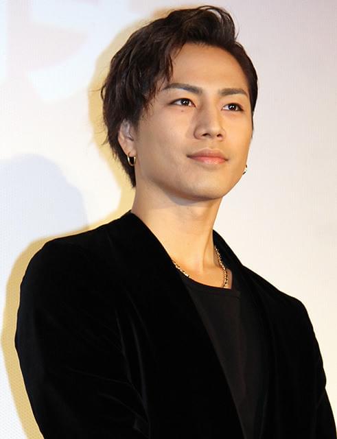 TAKAHIRO＆斎藤工、以心伝心の赤パンにご満悦「後で見せ合いっこしましょう」