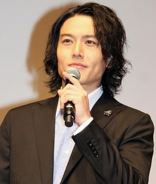 竹内涼真、稲葉友とのアクションシーンでまさかのキス「嫌な気持ちではなかった」