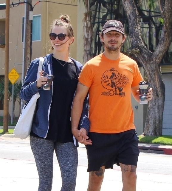 挙式したシャイア・ラブーフとミア・ゴス