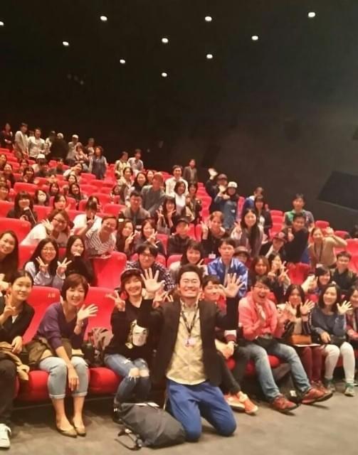 観客と記念撮影