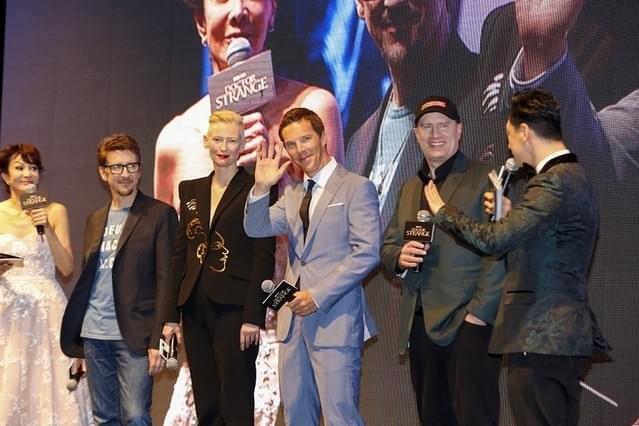 B・カンバーバッチ、T・スウィントン らにファン熱狂！