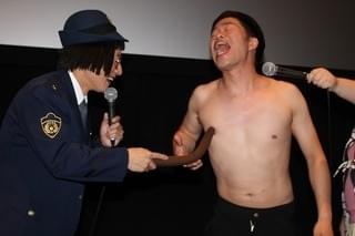すっちー＆格闘家・武田幸三、“乳首ドリル”を即興披露！