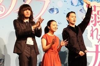 菅田将暉、小松菜奈との“海のラブシーン”に苦戦「この子、沈まない体質」