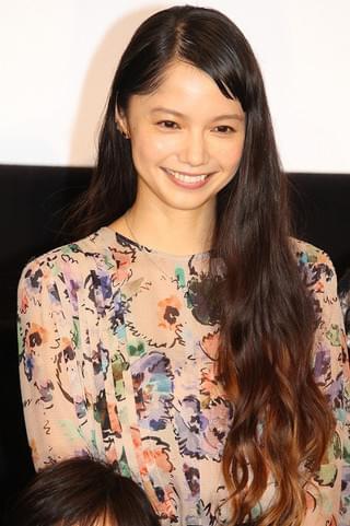 橋本愛、母役・宮崎あおいに感謝の手紙「ずっと尊敬しています」