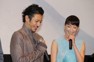 宮沢りえ＆オダギリジョー、“夫婦漫才”で客席沸かす