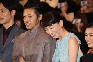 宮沢りえ＆オダギリジョー、“夫婦漫才”で客席沸かす