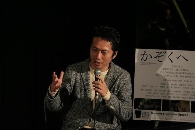 詐欺にあった親友と婚約者の間で葛藤……監督が主演俳優の実話と明かす