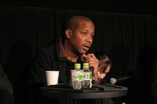 仏ラップグループ所属の監督、パリの貧困層の現実と葛藤を語る