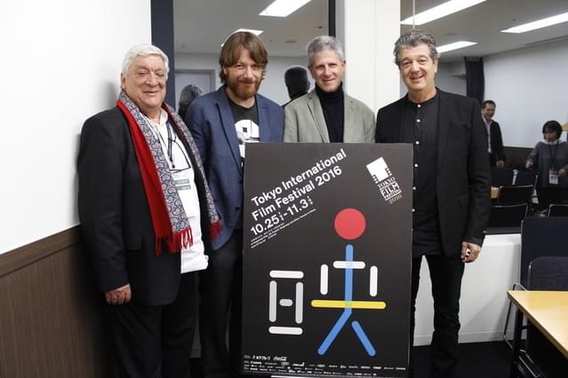 インタビューに応じた ハイム・タバックマン監督ら