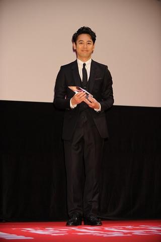 ARIGATO賞授与式にゴジラ降臨！妻夫木聡＆高畑充希＆新海誠監督が受賞に歓喜