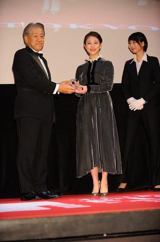 ARIGATO賞授与式にゴジラ降臨！妻夫木聡＆高畑充希＆新海誠監督が受賞に歓喜