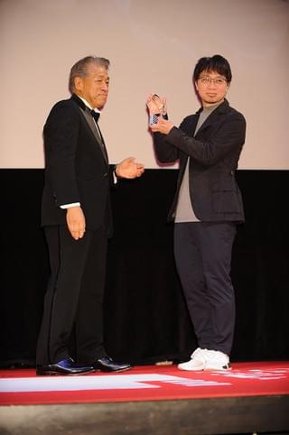 ARIGATO賞授与式にゴジラ降臨！妻夫木聡＆高畑充希＆新海誠監督が受賞に歓喜