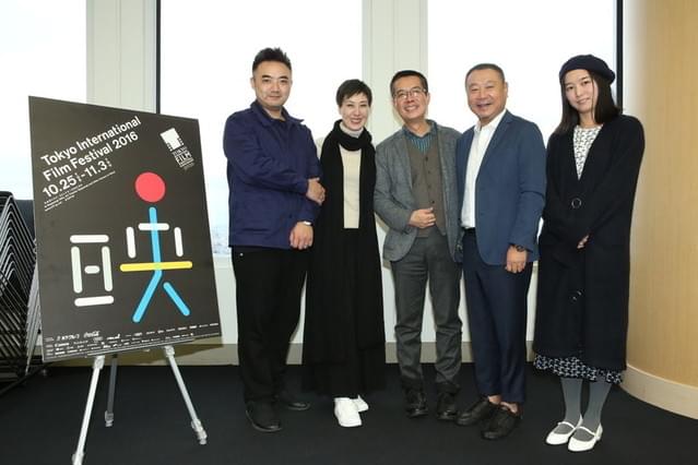 インタビューに応じたメイ・フォン監督ら