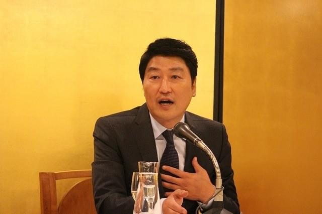 10年ぶりの来日！ ソン・ガンホ「弁護人」新進監督の情熱に感銘