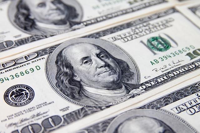 投資金2600万ドル以上を着服した疑い