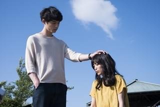 miwa＆坂口健太郎がキス寸前！ 「君と100回目の恋」場面写真公開