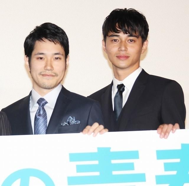 初日挨拶に立った松山ケンイチと東出昌大