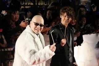 来日した「ファンタビ」エディ・レッドメイン、魔法のトランクの中から登場！