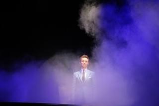 来日した「ファンタビ」エディ・レッドメイン、魔法のトランクの中から登場！