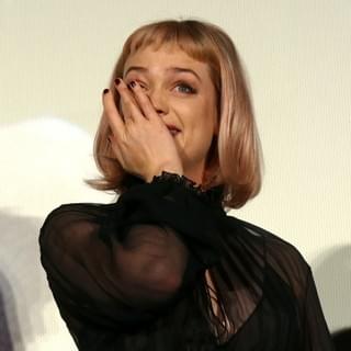 一生、忘れない！エディ・レッドメインら「ファンタビ」一行、公開初日に鏡開き