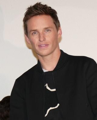 一生、忘れない！エディ・レッドメインら「ファンタビ」一行、公開初日に鏡開き