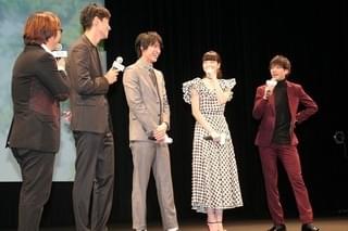 福士蒼汰＆小松菜奈、偶然の“カップルコーデ”に大照れ