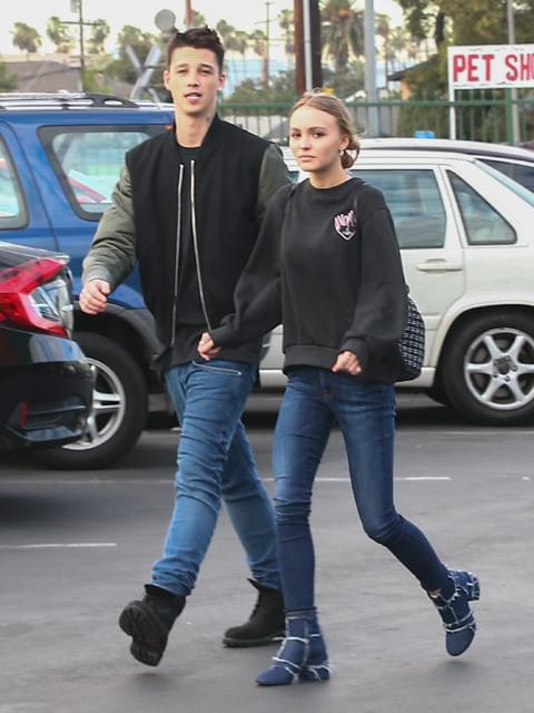 ペアルックっぽいファッションでデート