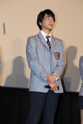 佐藤寛太＆美沙玲奈、陣内孝則の“脱臼”パントマイムに大爆笑！