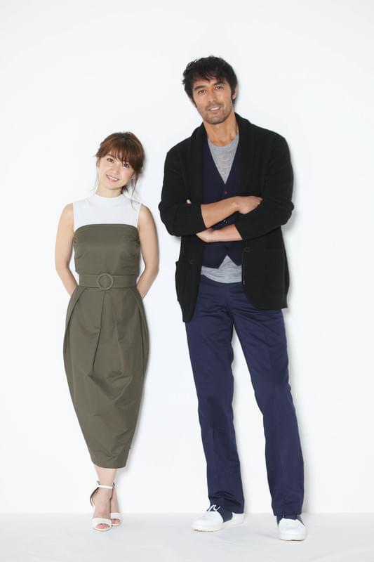 インタビューに応じた 阿部寛と大島優子