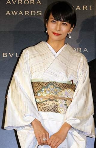 桃井かおり、総額2500万円以上のジュエリーにセレブ気分満喫「この重さ、好きかも」