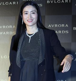 桃井かおり、総額2500万円以上のジュエリーにセレブ気分満喫「この重さ、好きかも」