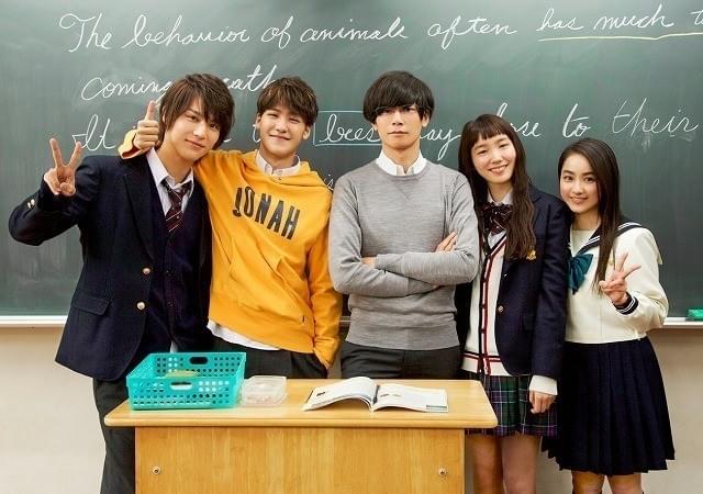 メガネ姿で英語教師に！