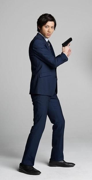 溝端淳平のヒーロー姿がベールを脱ぐ！実写「破裏拳ポリマー」特報＆ポスター披露