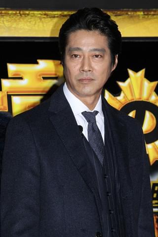 生田斗真、香港から来たファンを熱烈ハグ！ファン600人が悲鳴