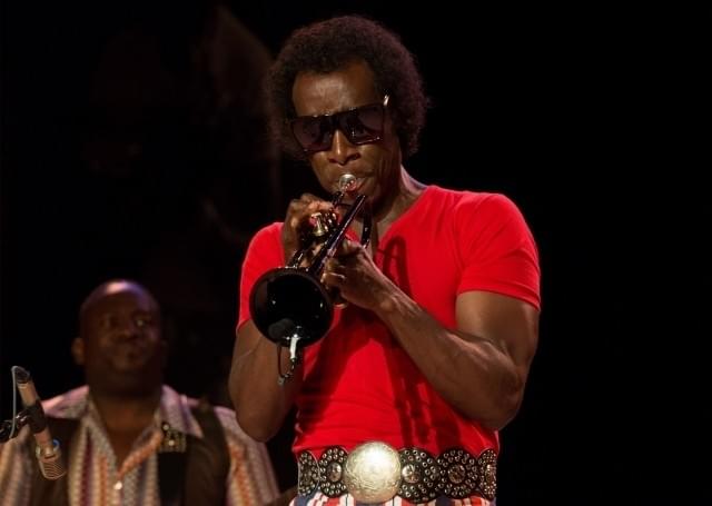 ジャズ界の“神メンバー”が結集！「マイルス・デイヴィス」本編ライブ映像公開