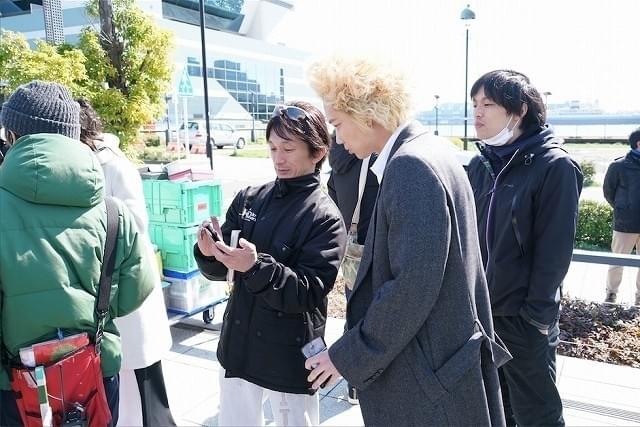 アクション監督・谷垣健治（左）も今作から参戦