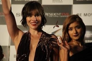 「バイオハザード」ミラ・ジョボビッチ、女戦士ローラの“変身”ぶりに太鼓判！