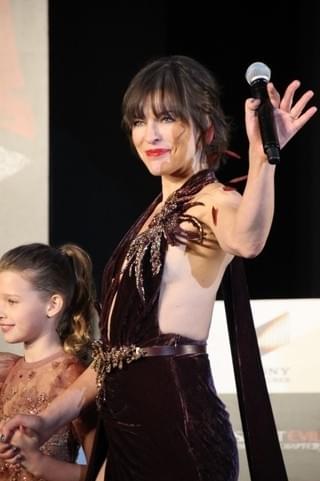 「バイオハザード」ミラ・ジョボビッチ、女戦士ローラの“変身”ぶりに太鼓判！