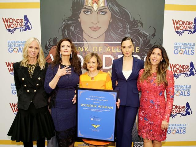 2カ月前の任命式には ワンダーウーマン女優も出席